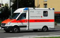 Mercedes Benz Sprinter RTW des DRK am 19.07.14 in Neu-Isenburg