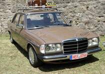 MB 230 CE als Taxi steht bei den Fladungen Classics im Juli 2014