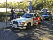 Das letzte W124 Taxi in Kaiserslautern war ein 250D und wurde leider im Oktober 2013 ausgemustert, da er am TÜV gescheitert ist. 1 080 000 km hat er in 22 Jahren zurückgelegt, davon 750 000 km mit dem ersten Motor. Aufgenommen am 4. September 2013.