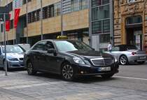Dieses Mercedes-Benz W212 Taxi habe ich am 22.07.2014 am Taxistand Stiftsplatz in Kaiserslautern aufgenommen. Die Taxe hat die Konzessionsnummer 40.