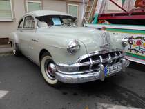 Pontiac Series Streamliner Sedan Coupe des Jahrganges 1950 Ausstattungsvariante  Silver Streak , bei den Fladungen Classics im Juli 2014
