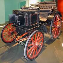 Panhard-Levassor - Phaeton Thonneau

Baujahr 1894, 2 Zylinder, 565 ccm, 20 km/h, 3,5 PS

Cité de l'Automobile, Mulhouse, 3.10.12