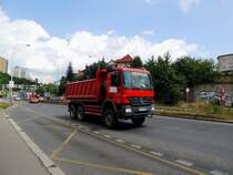 ACTROS-3336, in der Tschechischen Hauptstadt Prag; 140612