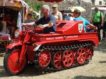 NSU - Kettenkrad rollt über das Ausstellungsgelände der Fladungen Classics 2014