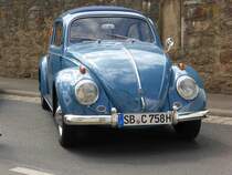 VW Käfer steht bei den Fladungen Classics, Juli 2014