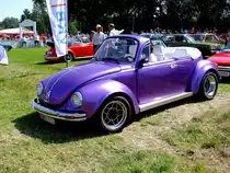 VW Käfer, 1303S U-Kabriolett, Bj.1972; befindet sich kurz vor dem Start zur 9.Wadholz-Classic2014 in Unterstetten; 140720