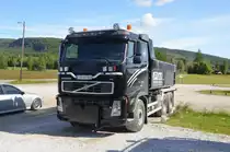 VOLVO  FH  520 Euro 4. Ein Schüttgut-Kipper am 28.06.2014 auf der E6 Nord Rana Saltfjellveien  beobachtet.