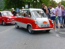 Zündapp Janus 750 fährt auf das Austellungsgelände der Fladungen Classics 2014
