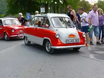 Zündapp Janus 750 fährt auf das Austellungsgelände der Fladungen Classics 2014
