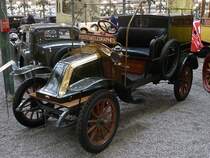Renault Fourgon Type AX, eingesetzt als Postverbindungswagen der Armee

Baujahr 1911, 2 Zylinder, 1060 ccm, 55 km/h, 7 PS 

Cité de l'Automobile, Mulhouse, 3.10.12