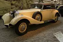 Mercedes-Benz Cabriolet 540 K

Baujahr 1936, 8 Zylinder, 5401 ccm, 170 km/h, 180 PS 

Cité de l'Automobile, Mulhouse, 3.10.12 