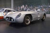 Mercedes-Benz 300 SLR

Baujahr 1955, 8 Zylinder, 2982 ccm, 300 km/h, 300 PS 

Cité de l'Automobile, Mulhouse, 3.10.12 