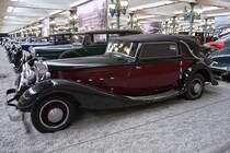 Horch Cabriolet Typ 670 

Baujahr 1932, 12 Zylinder, 5990 ccm, 140 km/h, 120 PS 

Cité de l'Automobile, Mulhouse, 3.10.12 