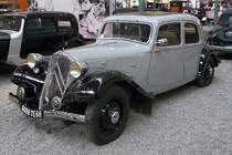Citroen Berline 7A

Baujahr 1934, 4 Zylinder, 1303 ccm, 95 km/h, 32 PS 

Cité de l'Automobile, Mulhouse, 3.10.12 
