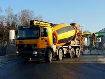 ACTROS 4141, vor der Großbaustelle; 140311