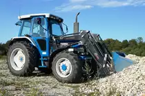 Ford 6410 beim Steine laden im Traunviertel/OOe am 10. Aug. 2014