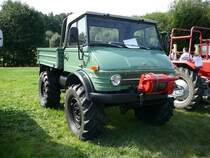 Unimog U 406 mit Anbauseilwinde bei der 1. Oldtimerausstellung in 36119 Neuhof - Hattenhof am 31.08.08
