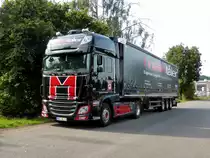 DAF XF der Spedition  maintaler  steht auf einem Parkplatz in Biebergemünd im August 2014.
Am 29.04.2015 meldet Osthessen-News:  LKW-Fahrerhaus entreift  Der Zugmaschine hat man die Bereifung geklaut. Die Spedition hat 1000 Euro Finderlohn ausgesetzt.