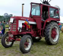 Universal U650 steht im Agroneum von Alt Schwerin anl. der Oldtimeraustellung im August 2014