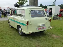 Trabant 600 Universal Kombi steht in Alt Schwerin anl. der Oldtimerveranstaltung im August 2014