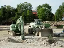 Liebherr Kettenbagger und Radlader von der Firma Geiger am 09.08.14 in Kempten Durach