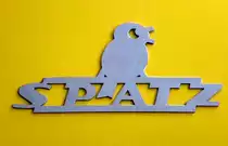 Victoria-Spatz, K�hleraufschrift am Kleinstwagen  Spatz  der Victoria-Werke in N�rnberg, wurde von 1956-58 gebaut, Aug.2014