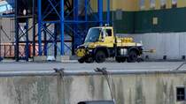 Unimog unterwegs im Hafengebiet von Wismar, August 2014 