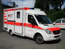 Rettungswagen (RTW) des DRK Nettetal Das Fahrzeug ist ein ehemaliger Bayern RTW der 

von WAS Auf und Ausgebaut worden Der RTW ist von 2007 und ist seid 2014 in Nettetal 

beim DRK im Dienst Das Fahrzeug dient auch als Reserve RTW der Rettungswache Nettetal

Am 20.08.14 in Nettetal zwecks Foto Termin aufgenommen worden