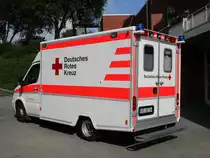 Rettungswagen (RTW) des DRK Nettetal Das Fahrzeug ist ein ehemaliger Bayern RTW der 

von WAS Auf und Ausgebaut worden Der RTW ist von 2007 und ist seid 2014 in Nettetal 

beim DRK im Dienst Das Fahrzeug dient auch als Reserve RTW der Rettungswache Nettetal

Am 20.08.14 in Nettetal zwecks Foto Termin aufgenommen worden