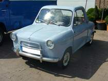 Vespa 400. 1957 - 1961. Der Kleinwagen wurde 1957 auf dem Pariser Autosalon vorgestellt. Das hübsche, kleine Auto wurde ca. 30.000 mal im französischen Piaggiowerk Forchambault/Burgund hergestellt. Der 400 cm³ große 2-Zylinderzweitaktmotor leistet 20 PS. Hebmüllertreffen in Meerbusch am 24.08.2014.