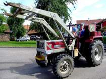 STEYR-650, Leistung 50PS, Produktionszeitraum 1971-77; trifft samt Frontladeraufbau in Münsteuer ein; 140810