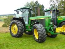John Deere 4255 steht beim Lanz & John Deere - Treffen in Kirchheim am See im August 2014