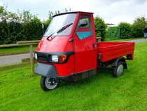 Ape 50 steht beim Lanz & John Deere - Treffen in Kirchheim am See im August 2014