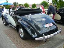 Heckprofilansicht eines Opel Admiral mit Hebmüller Cabriolet Karosserie. Hebmüllertreffen am 24.08.2014 in Meerbusch.