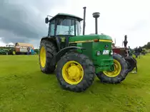 John Deere 3040 steht beim Lanz & John Deere - Treffen in Kirchheim am See im August 2014