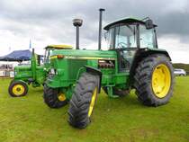 John Deere 3040 steht beim Lanz & John Deere - Treffen in Kirchheim am See im August 2014