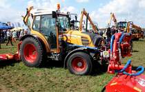 Fendt 210 P in Kommunallackierung beim FENDT-Feldtag in Wadenbrunn, 27.08.2014