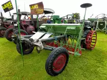 Lanz Alldog mit angebauter Sämaschine, gesehen beim Lanz & John Deere - Treffen in Kirchheim am See im August 2014
