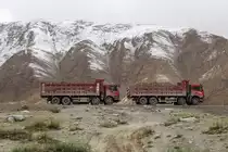 2 x Foton Auman ETX am Karakul, 16.8.2014