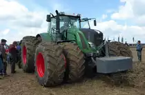auch die zwillingsbereifte Variante der Fendttraktoren durfte auf dem FENDT-Feldtag 2014 in Wadenbrunn nicht fehlen.