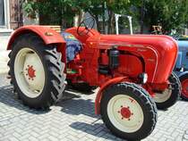 Porsche Diesel Super 3-Zyl.40PS Baujahr 1962,der Traktorenbau bei Porsche in Friedrichshafen/Bodensee wurde 1963 eingestellt
gesehen in Oberschwaben Aug. 2008