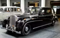 Maybach 38/40, Baujahr 1939, 6-Zyl.Reihenmotor, 4197ccm, 140PS, Maybach-Museum Neumarkt, Aug.2014