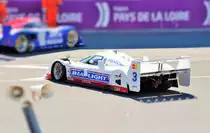 Jaguar XJR 16 von 1991, beim Group C Rennen in Le Mans 14.6.2014
Bearbeitet mit Tilt Shift (Miniatureffekt)