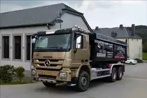 . Sch�ner Mercedes Benz Actros 2341 ist als Fahrschulfahrzeug unterwegs.  11.09.2014