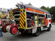 Mercedes Benz 1222 AF HLF 16 (Florian Isenburg 3/44-1) am 13.09.14 in Neu-Isenburg beim Tag der Offenen Tür der Feuerwehr von hinten 