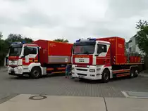 MAN TGA rechts (Florian Isenburg 1/66 - 1) und MAN TGS links (Florian Isenburg 1/66 - 2)  am 13.09.14 in Neu-Isenburg beim Tag der Offenen Tür der Feuerwehr 