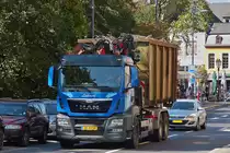. MAN mit einem mit Schrott beladenem Container aufgenommen am 12.09.2014.