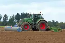 Fendt 927 Vario bei der Feldarbeit in 36088 Hünfeld-Dammersbach im September 2014