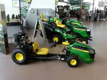 John Deere Rasenmäher für den großen Garten  am 19.09.14 in John Deere Forum in Mannheim 