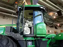 Die Kabine des 9560  am 19.09.14 in John Deere Forum in Mannheim 